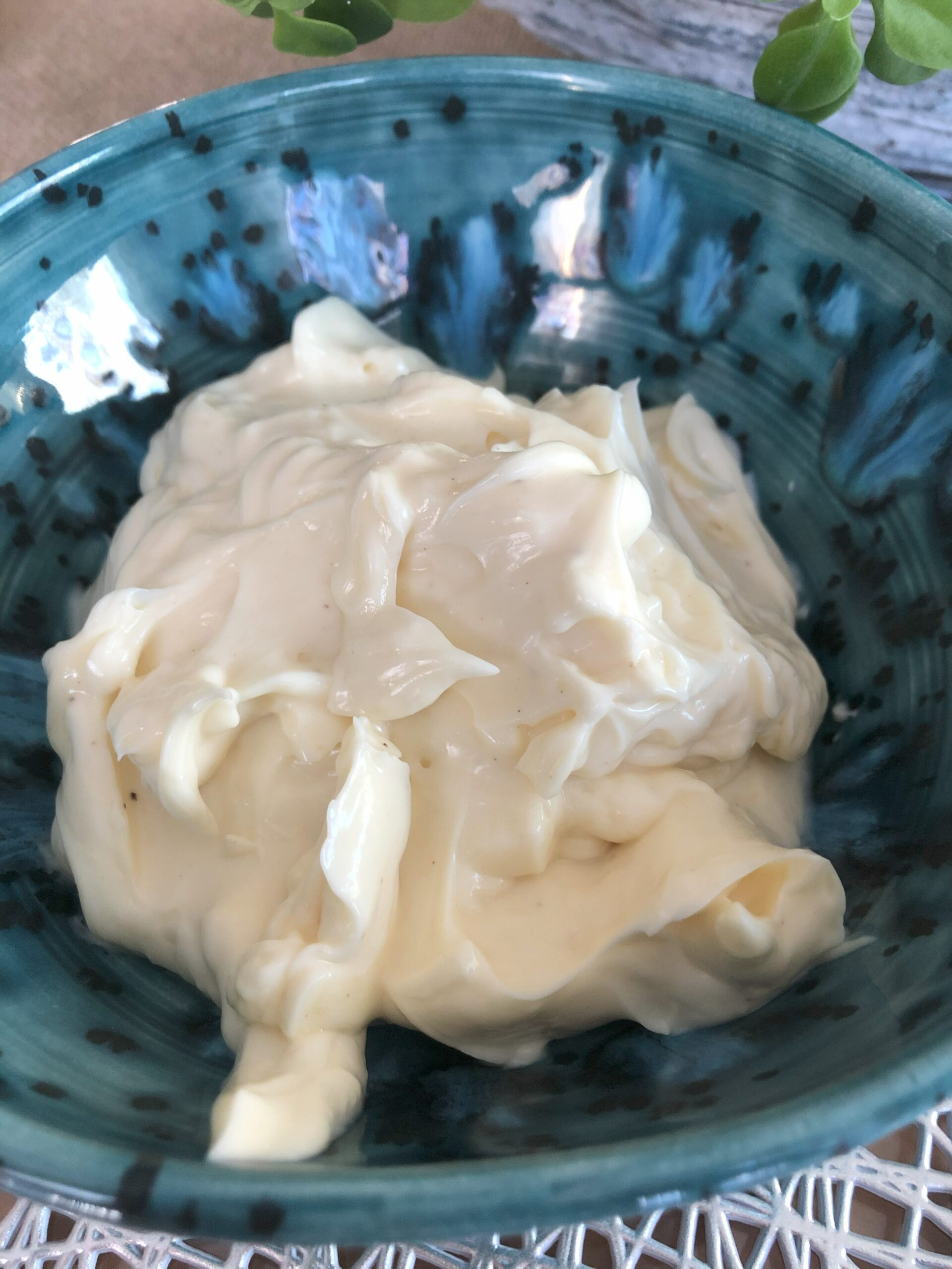 Mayonnaise in the bowl.